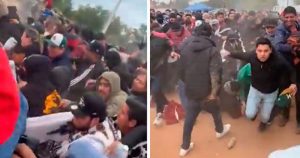 Incluso, en uno de los videos se aprecia cómo hacen caer una reja, quedando varias personas atrapadas en el suelo. Foto: Noroeste. 