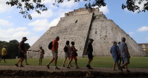 La zona arqueológica de Uxmal es un referente para el turismo nacional e internacional en el sureste mexicano. Foto: Martín Zetina, Cuartoscuro.