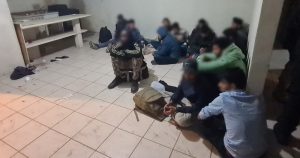 Falsos rumores de que podrían pasar a EEUU llevaron a migrantes a intentar cruzar de forma masiva la frontera hacia El Paso, Texas. Foto: Mesa Estatal de Seguridad de Sonora