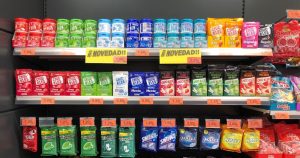 Un estudio reciente ha recopilado y analizado toda una serie de trabajos que se han llevado a cabo para demostrar si mascar chicle ayuda o no a reducir el estrés. Foto: Europa Press. 