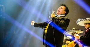 Netflix prepara documental sobre Juan Gabriel bajo la dirección de María José Cuevas