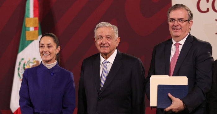 El Presidente Andrés Manuel López Obrador con Claudia Sheinbaum y Marcelo Ebrard, aspirantes a la candidatura presidencial de Morena.