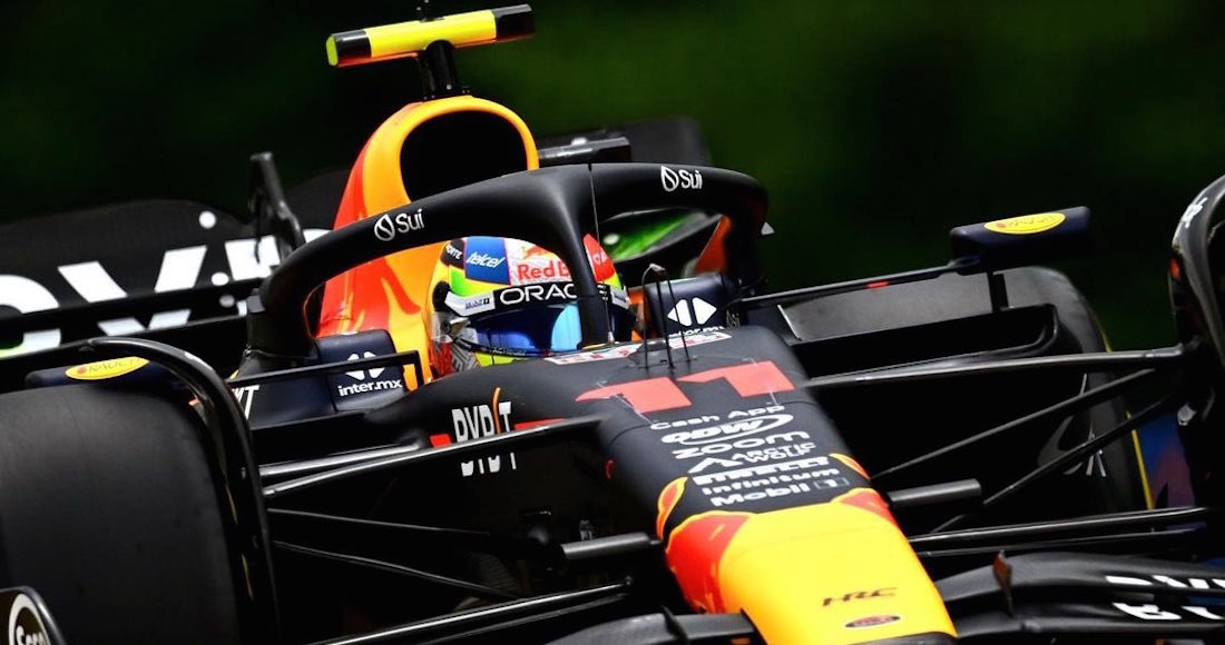 A diferencia del resto que se metió a pits, Checo se quedó en la pista para intentar otra vuelta rápida. Foto: Twitter @redbullracing