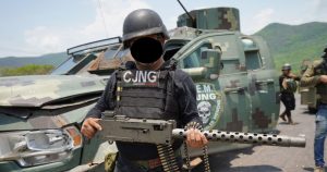 Tradicionalmente, el término terrorismo ha estado asociado a grupos extremistas con motivaciones políticas o ideológicas, particularmente en regiones como Medio Oriente o Europa. La posible inclusión de cárteles mexicanos en esta categoría ha generado un debate intenso sobre sus implicaciones en las relaciones bilaterales entre México y Estados Unidos. Foto: Cuartoscuro