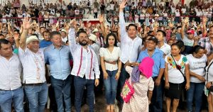 Asamblea donde militantes del PRI anuncian renuncia en Huazalingo, Hidalgo. Foto: Periódico Central. 