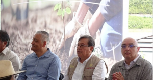 el Secretario Ángel Almazán Juárez informó que hay zonas del estado en las que no pueden entrar las brigadas contra incendios debido a la presencia del crimen organizado. Foto: El Sur. 