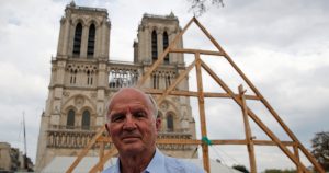 El general francés Jean-Louis Georgelin, quien supervisaba las labores de reconstrucción de la Catedral de Notre Dame en París, en París, el 19 de septiembre de 2020. (Foto AP /Francois Mori)