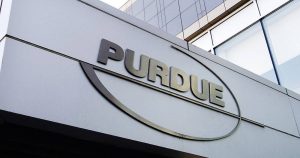 La búsqueda de beneficios de Purdue se convirtió en un modelo para otros fabricantes de medicamentos, distribuidores y cadenas de farmacias. Foto: AP. 
