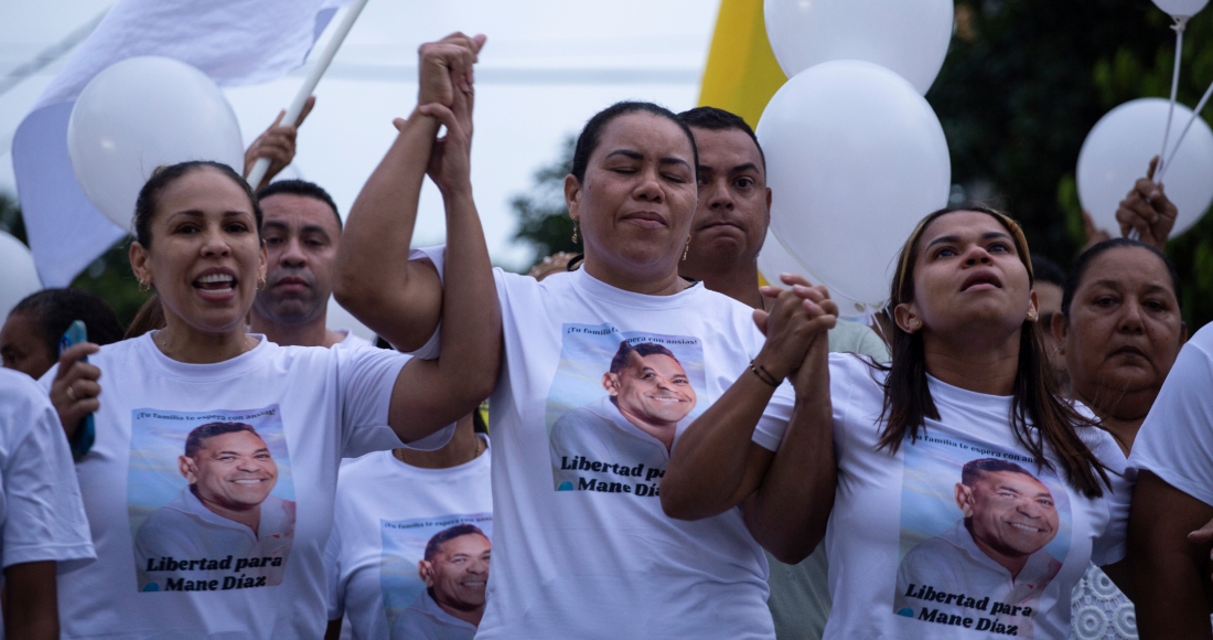 Cilenis Marulanda, madre del futbolista colombiano Luis Díaz, se une a una marcha para exigir la liberación de su esposo y padre del delantero del Liverpool, en Barrancas, departamento de La Guajira, Colombia, el martes 31 de octubre de 2023.