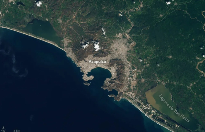La costa de Acapulco y alrededores, el 31 de octubre de 2023, cinco días después del impacto del huracán "Otis". 