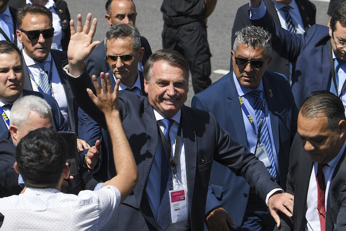 El expresidente brasileño Jair Bolsonaro llega al Congreso para la ceremonia de juramento del Presidente entrante Javier Milei en Buenos Aires, Argentina, el domingo 10 de diciembre de 2023.