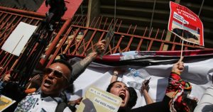 Cientos de personas protestan en la Plaza de Toros para exigir que se vuelvan a prohibir las corridas. Foto: Andrea Murcia, Cuartoscuro
