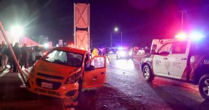 Una mujer murió y al menos ocho personas resultaron lesionados cuando fueron arrollados por una camioneta cuando se encontraban en un puesto de comida, afuera del Estadio TSM. Foto: Cuartoscuro. 