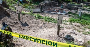 En la fosa común del Panteón Civil de Dolores, con una extensión de ocho mil metros cuadrados, desde 2002 hasta 2023 se han inhumado 18,061 cuerpos y restos humanos, de los que 8,122 están identificados . (Rodrigo del Río/ObturadorMX)

