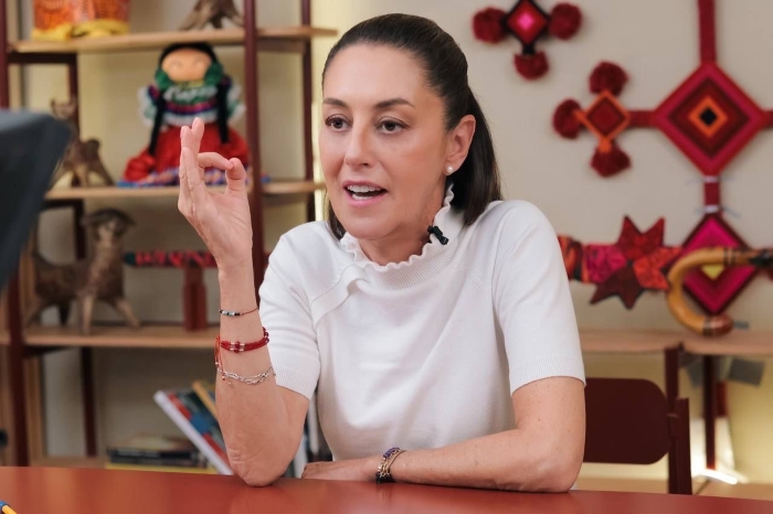 Claudia recibió la constancia oficial como candidata a la Presidencia por el PVEM el pasado 12 de febrero durante un evento en que los dirigentes del partido la cobijaron y reconocieron sus supuestos triunfos en materia medioambiental.