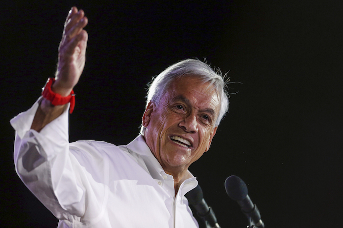 Sebastián Piñera, expresidente de Chile quien buscaba un segundo mandato, mientras se dirigía a sus seguidores en el acto de cierre de campaña en Santiago, Chile, el 16 de noviembre de 2017.