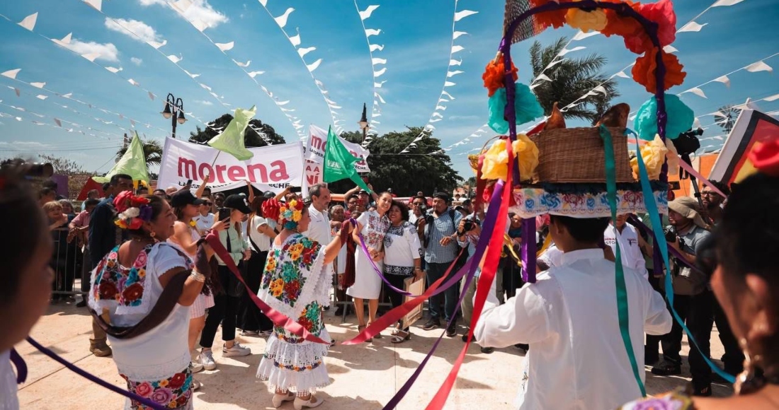 Sheinbaum ante más de mil 500 docentes de educación pública de Campeche.