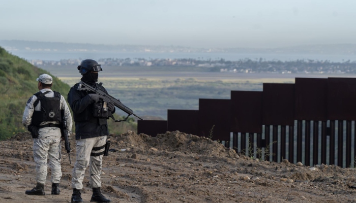 Guardia Nacional resguarda la frontera de Tijuana, México, con Estados Unidos.