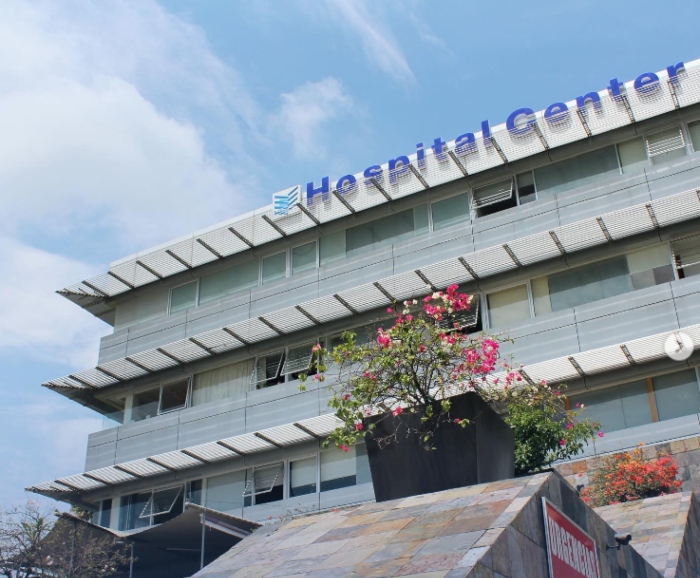 Un grupo armado irrumpió en el Hospital Center, centro médico privado de Cuernavaca, Morelos, y asesinó a un hombre.