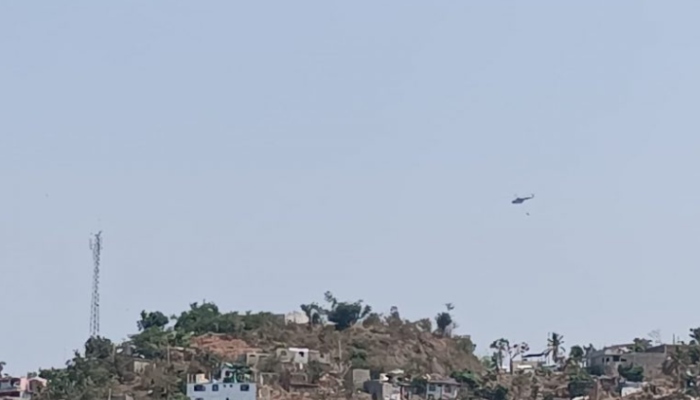 La Secretaría de Gestión Integral de Riesgos y Protección Civil estatal informó que con el apoyo de un helicóptero de la Fuerza Aérea Mexicana que cuenta con un helibalde, se han reforzado las acciones de combate al incendio registrado en el parque nacional El Veladero