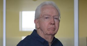 ENTREVISTA¬ Industria farmacéutica condiciona la investigación en salud: Dr. Viniegra