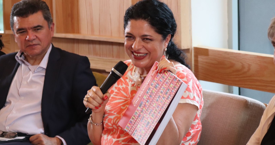 Alejandra Frausto, Secretaria de Cultura, en compañía de María Novaro, directora del Instituto Mexicano de Cinematografía, anunciaron ayer la creación de una nueva escuela de cine en México, filial del Centro de Capacitación Cinematográfica y que será conocida como CCC Chapultepec.