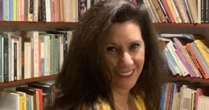 La escritora Beatriz Escalante habló con SinEmbargo sobre su libro Cómo ser mujer y no vivir en el infierno, un texto que señala cómo cada mujer es completamente diferente, pese a los roles que aún se les atribuyen en una sociedad como la mexicana.