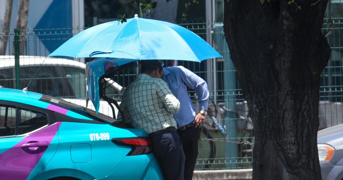 El Servicio Meteorológico Nacional (SMN) informó la mañana de este domingo que se mantendrá el ambiente de caluroso a muy caluroso sobre gran parte de México, ya que se pronostican temperaturas superiores a los 40 grados Celsius en 15 estados del territorio nacional.