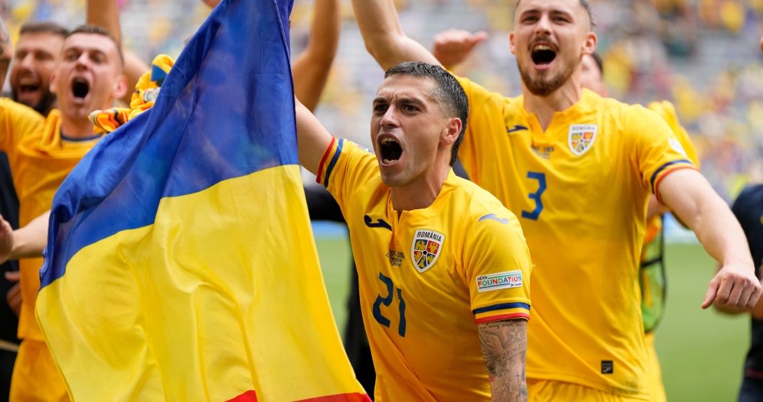 Los jugadores de Rumania celebran la victoria 3-0 ante Ucrania en la Eurocopa, el lunes 17 de junio de 2024, en Múnich.
