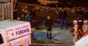 Escena del crimen en la estación del INM en Ciudad Juárez tras el incendio que dejó 40 hombres extranjeros muertos, 27 de marzo de 2023. Foto: Rey R. Jáuregui, La Verdad Juárez.