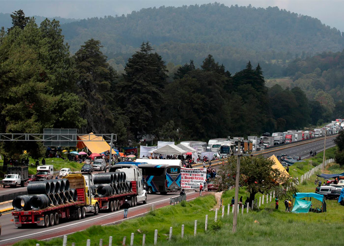 bloqueo-autopista-mexico-puebla-3