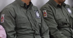 En el pasado la corporación ha sido señalada de dar protección a narcotraficantes, incluso han detenido agentes que estaban en activo y al mismo tiempo servían a los cárteles. Foto: X @FiscaliaSinaloa