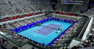 Aficionados en las tribunas de la Arena GNP Seguros, durante la tercera jornada de juegos en el Abierto Mexicano de Tenis Acapulco 2024. Foto: Carlos Alberto Carbajal, Cuartoscuro.