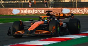 Los pilotos de McLaren, Lando Norris y Oscar Piastri dominaron la tercera sesión de prácticas del Gran Premio de México al finalizar en la primera y segunda posición. Foto: Twitter @McLarenF1