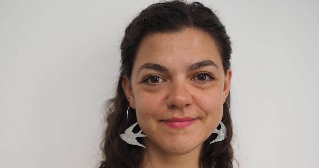 ENTREVISTA ¬ La poesía propone un ritmo como la infancia al mundo: Edurne ​​Batanero