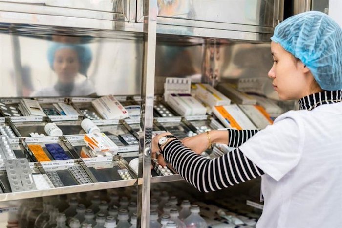 ANTIBIÓTICOS RESISTENTES A BACTERIAS