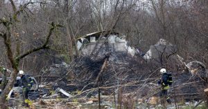 Un avión de carga de DHL se estrella en Lituania y al menos una persona muere