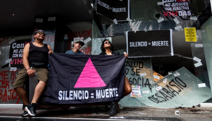 Protesta contra el desabasto de medicamentos antirretrovirales contra el VIH.