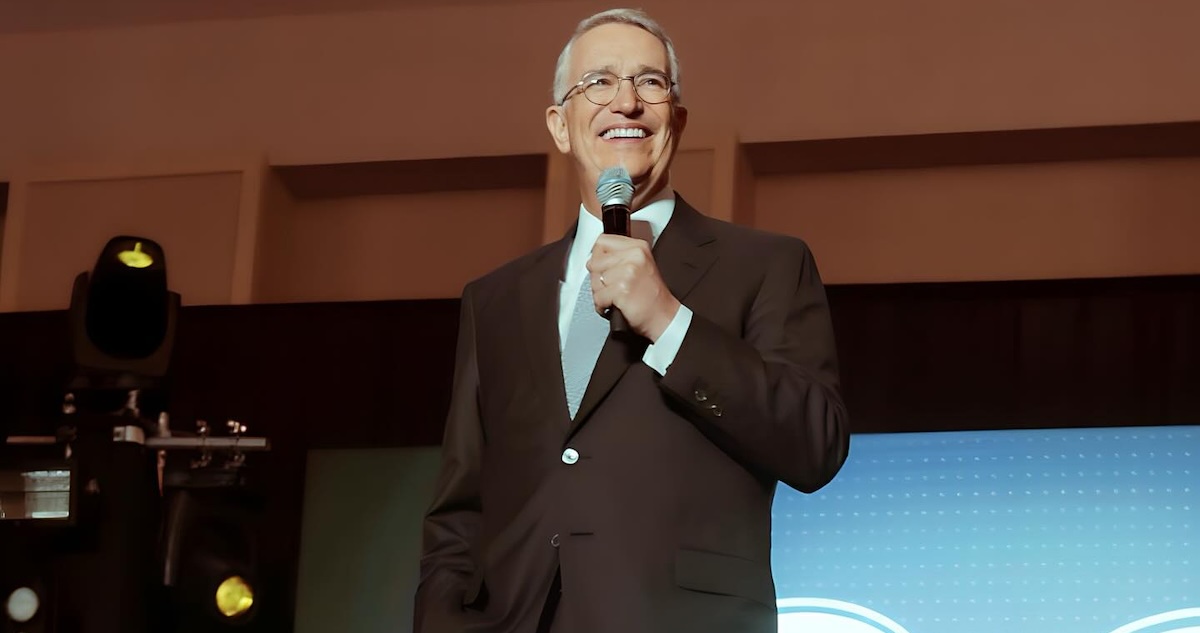 El empresario Ricardo Salinas Pliego debe miles de millones de pesos en impuestos.