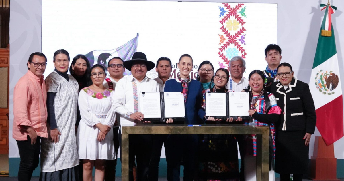 La Presidenta firmó un decreto para la publicación e de la traducción de la Reforma de pueblos indígenas en 57 lenguas originarias.