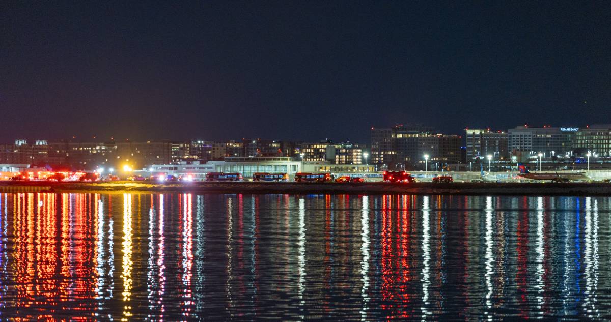 El Jefe del Departamento de Bomberos del Distrito de Columbia, John Donnelly, descartó la existencia de sobrevivientes en el accidente.