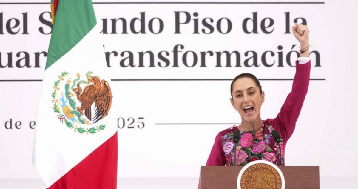 350 mil personas arropan el informe de Sheinbaum en un Zócalo festivo.