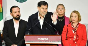 El presidente de la Mesa Directiva del Senado, Gerardo Fernández Noroña, dio a conocer este mediodía que el Comité de Evaluación del Poder Judicial le dio pase directo a las mujeres que se inscribieron, porque hubo muy pocas y por el principio de paridad de género tuvieron lugar asegurado.