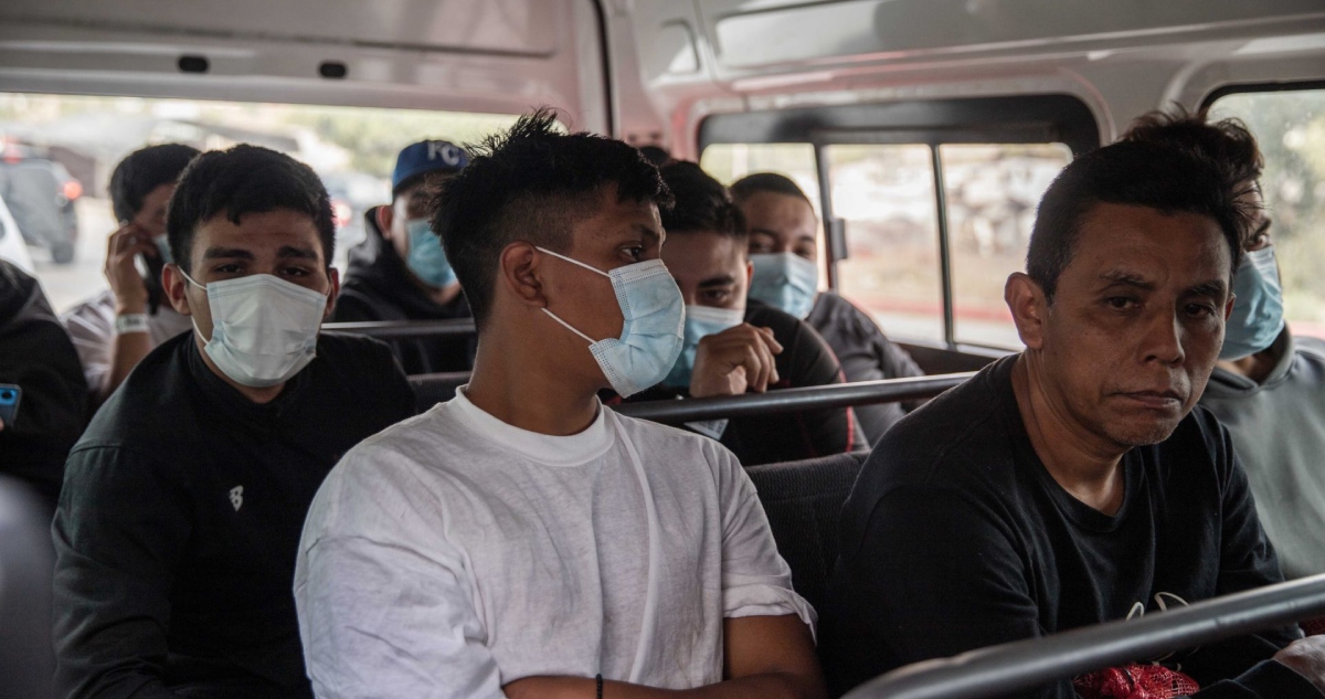 El Gobernador Gavin Newsom anunció este martes una iniciativa para acelerar los esfuerzos de recuperación tras los devastadores incendios que dejaron sin hogar a miles de personas en la zona metropolitana de Los Ángeles.