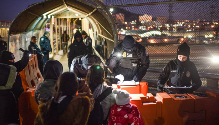 Sheinbaum refrendó su compromiso con las y los migrantes mexicanos que se encuentran en Estados Unidos, a quienes destacó por su trabajo y contribución a la economía de ese país y de México.