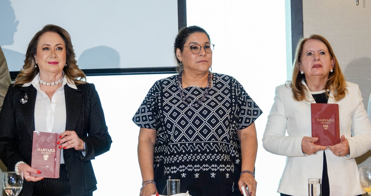 Las ministras Lenia Batres Guadarrama, Yasmín Esquivel Mossa y Loretta Ortiz Alfh, anunciaron este jueves que ejercerán presión al interior de la Suprema Corte de Justicia de la Nación (SCJN) para destituir a los integrantes del Comité de Evaluación del Poder Judicial