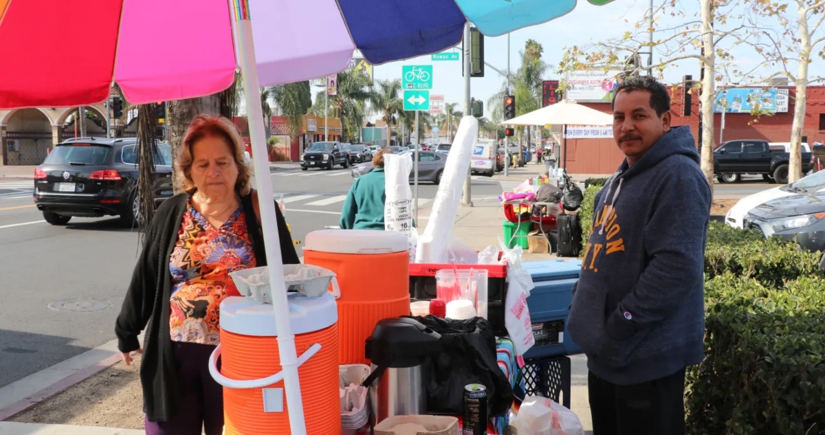El precio del miedo ¬ Ambulantes en LA sufren caída en las ventas por temor a redadas.