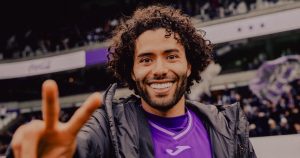 ‘Chino’ Huerta se luce en Bélgica y ya es ídolo en Anderlecht.