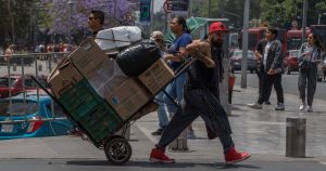 Pobres porque quieren, ensayo urgente contra el mito meritocrático y la desigualdad.