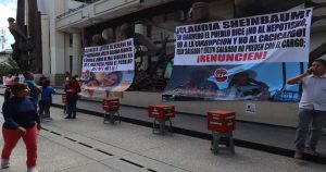 Protesta en Chilpancingo en enero de 2025 contra la Gobernadora de Guerrero, Evelyn Salgado, para exhibir el nepotismo. Su padre es el legislador morenista Félix Salgado